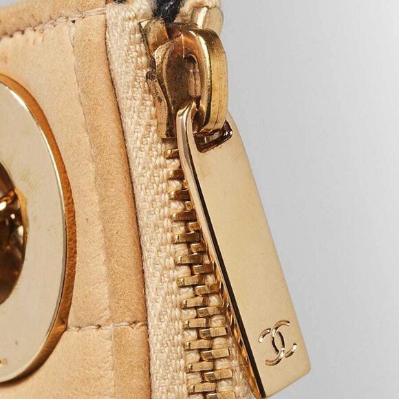 Chanel Beige Square Quilted Lambskin Gold Handcuff Wristlet Clutch Bag - Picture 6 of 12